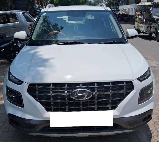 https://images10.gaadi.com/usedcar_image/4577201/original/processed_384047eb83bbc10aa31943bf2b318a9e.jpg?imwidth=6400