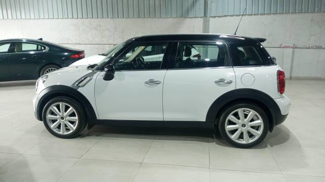 https://images10.gaadi.com/usedcar_image/4577269/original/processed_f7bf3b8b11a0be0d7002b183064eee3a.jpg?imwidth=6402