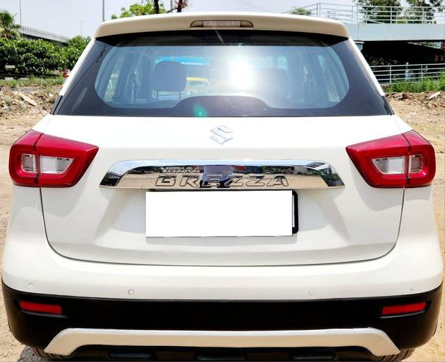 https://images10.gaadi.com/usedcar_image/4577273/original/processed_3f5542de2be6c94df6333615526a4c3e.jpg?imwidth=6402