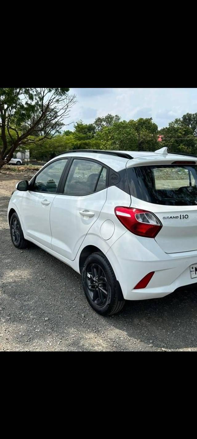https://images10.gaadi.com/usedcar_image/4577315/original/processed_28a5aee7ba7d031df3def5b1cb71f4ca.jpeg?imwidth=6402