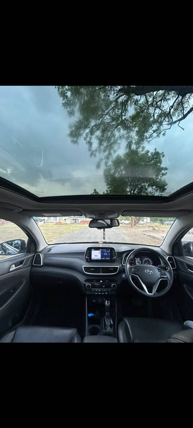 https://images10.gaadi.com/usedcar_image/4577324/original/bc737f4b278b99ff0d7d80dc69a515d4.jpeg?imwidth=6402