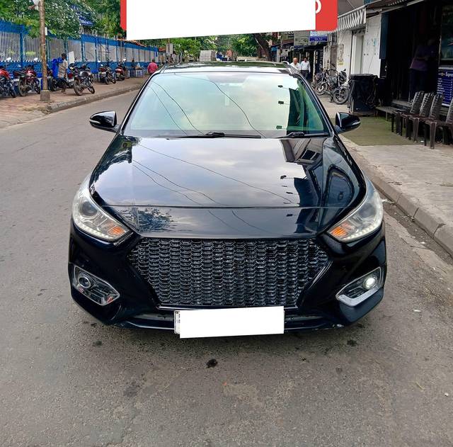 https://images10.gaadi.com/usedcar_image/4577326/original/processed_50585ada52144e38a6349b1035bf0e0c.jpg?imwidth=6401