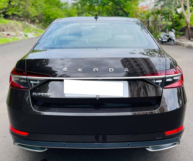 https://images10.gaadi.com/usedcar_image/4577432/original/processed_f49a33e149225546c3888898bc84c9ca.jpeg?imwidth=6401