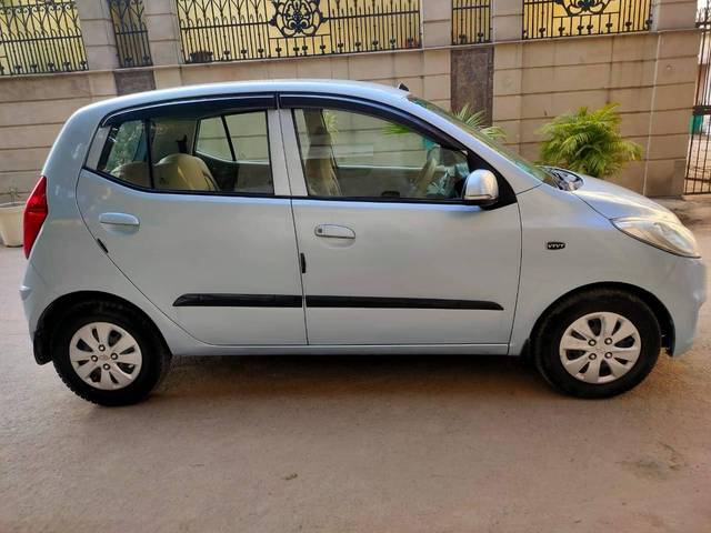 https://images10.gaadi.com/usedcar_image/4577433/original/processed_ab9a997bb31a131ad9a4fa78624591ec.jpg?imwidth=6401