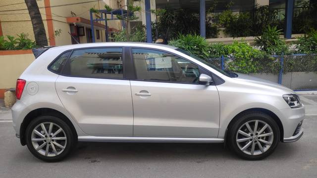https://images10.gaadi.com/usedcar_image/4577465/original/2b28b27abefeef5e1e1f33ece911702a.jpg?imwidth=6401