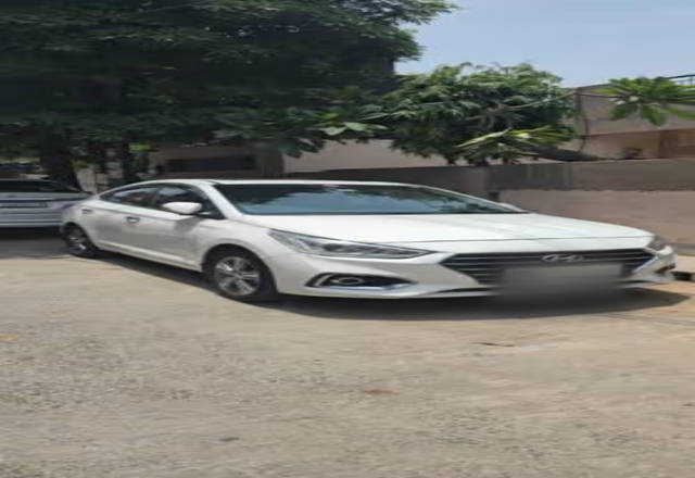 https://images10.gaadi.com/usedcar_image/4577468/original/b2890378-87ab-41df-91e9-8cd85634a21f.?imwidth=6400