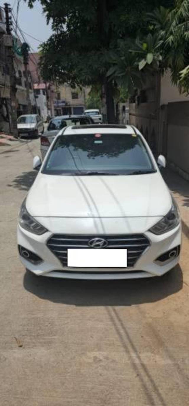 https://images10.gaadi.com/usedcar_image/4577468/original/processed_47868b33-6814-4dac-92a9-9b9761a66b2a.jpeg?imwidth=6401