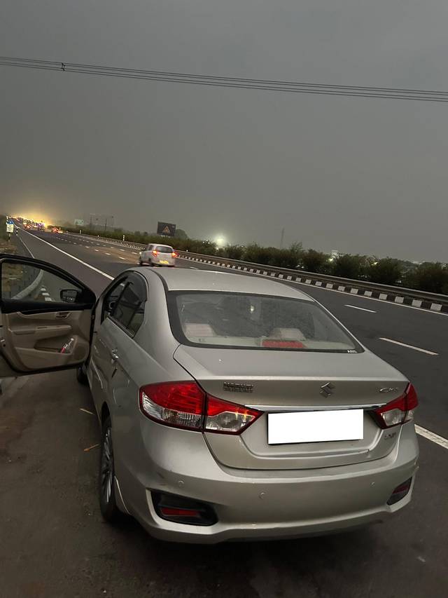 https://images10.gaadi.com/usedcar_image/4577474/original/processed_f9cf636d-a12f-4f5d-9e4e-752b65f40c5a.jpg?imwidth=6400