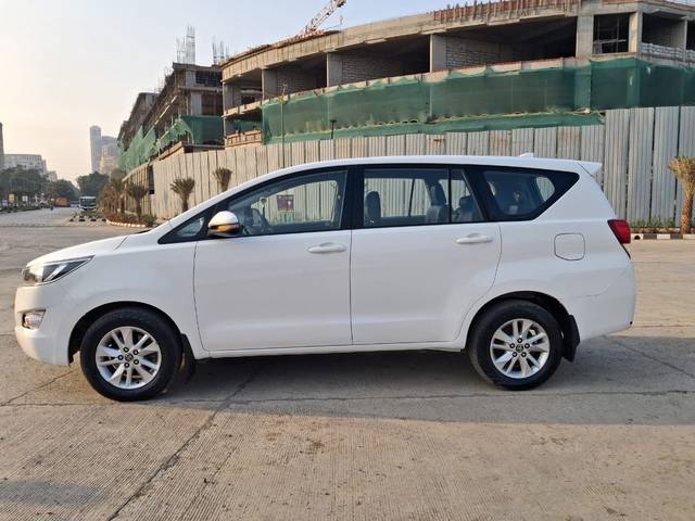 https://images10.gaadi.com/usedcar_image/4577508/original/4963c4274a33b0aed0424bdb0254a059.jpg?imwidth=6402
