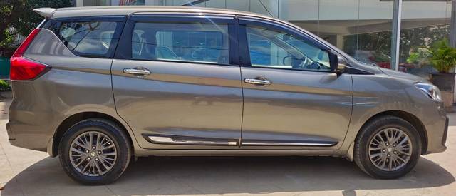 https://images10.gaadi.com/usedcar_image/4577526/original/4601a92001ef588a740be07b737562bc.jpeg?imwidth=6401