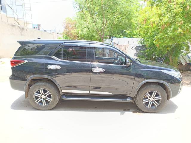 https://images10.gaadi.com/usedcar_image/4577535/original/69e2355914646b9f11b05c80e1afbb17.jpg?imwidth=6401