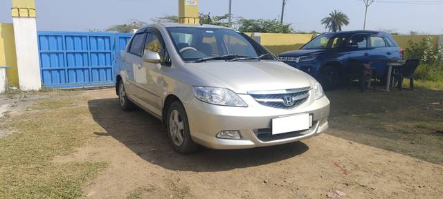 https://images10.gaadi.com/usedcar_image/4577542/original/processed_657a09eb55664bafaf1cb25f8f5ef389.jpg?imwidth=6400