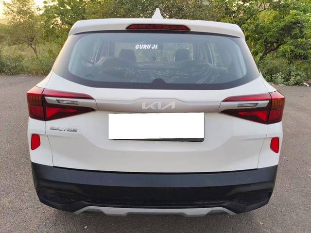 https://images10.gaadi.com/usedcar_image/4577547/original/processed_56978433343116f3f2104e98a36958bf.jpg?imwidth=6402
