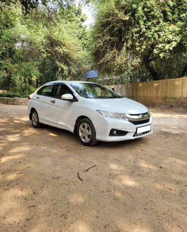 https://images10.gaadi.com/usedcar_image/4577577/original/processed_2ea11781e7f8962e8850a03e08341492.jpeg?imwidth=6400