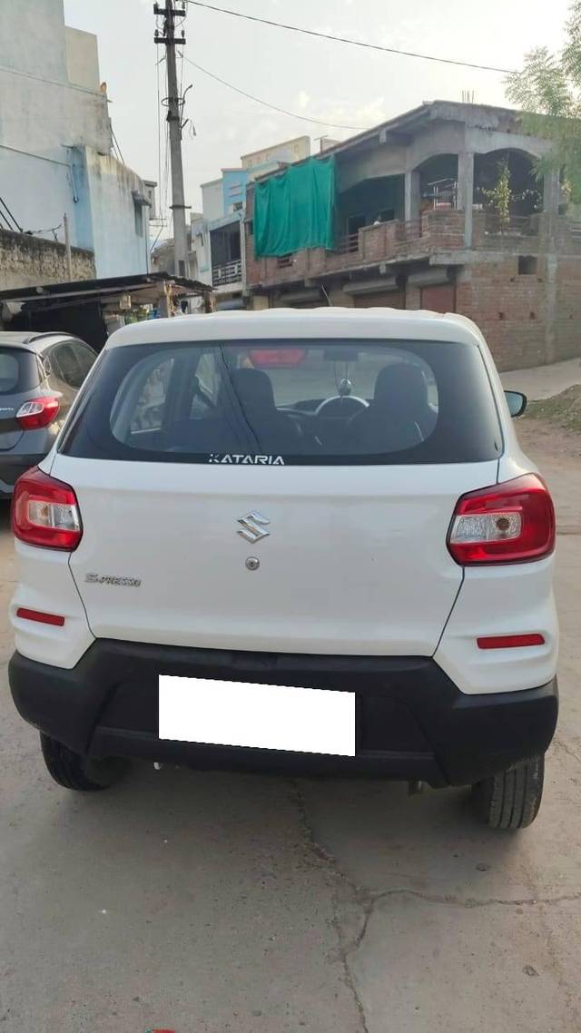 https://images10.gaadi.com/usedcar_image/4577617/original/processed_5cc15799-ba8d-4566-84ce-fb24bb98853e.jpg?imwidth=6400