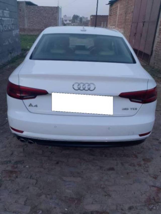 https://images10.gaadi.com/usedcar_image/4577633/original/processed_c4a0d8af-c411-4ba3-a60e-5120356393d7.jpg?imwidth=6401