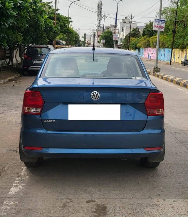 https://images10.gaadi.com/usedcar_image/4577634/original/processed_aa1115d2801f602e2321218877703a12.jpg?imwidth=6402