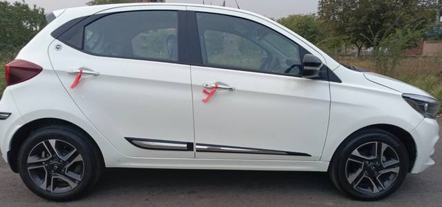 https://images10.gaadi.com/usedcar_image/4577645/original/2661602e5d71214276408e99ff3bbbed.jpg?imwidth=6401