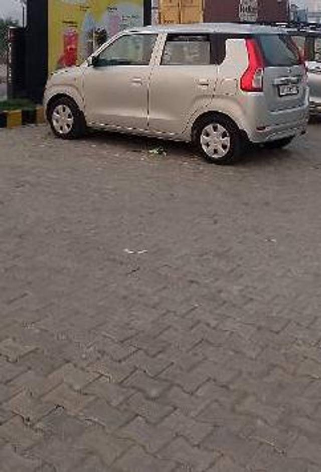 https://images10.gaadi.com/usedcar_image/4577649/original/processed_cb375109-28e6-4be1-9bbc-8c4fad1be23d.jpg?imwidth=6400