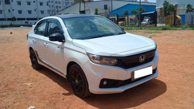 https://images10.gaadi.com/usedcar_image/4577676/original/processed_772bbefa01028d729d2c0aee08af6d44.jpg?imwidth=6400