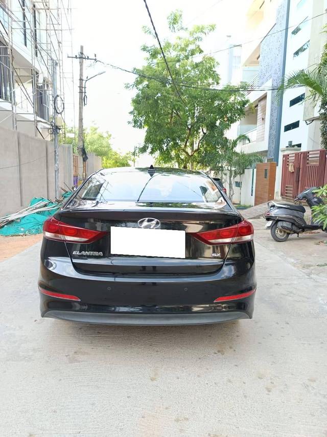 https://images10.gaadi.com/usedcar_image/4577681/original/processed_880f27ec1c19f738c10418bc61eda76c.jpg?imwidth=6402