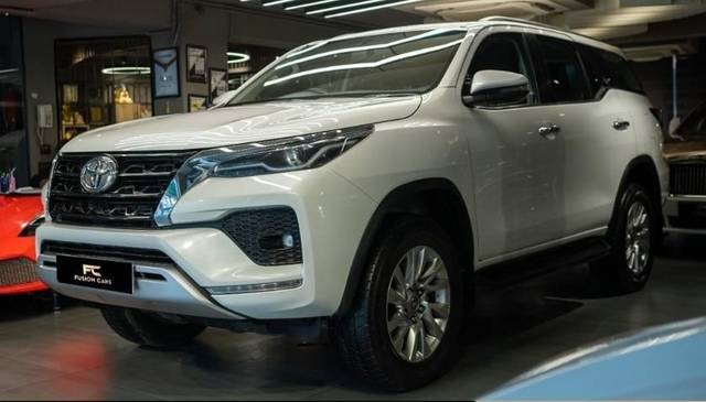 https://images10.gaadi.com/usedcar_image/4577685/original/processed_cac5e46e256733a56fa04daec4b6c532.jpg?imwidth=6402