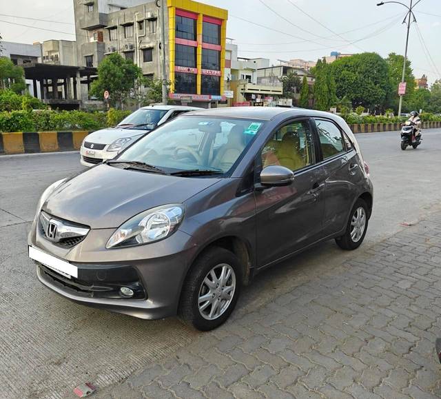 https://images10.gaadi.com/usedcar_image/4577687/original/processed_e385dbf04aeb0b14fa5ae56be3009bb6.jpg?imwidth=6402