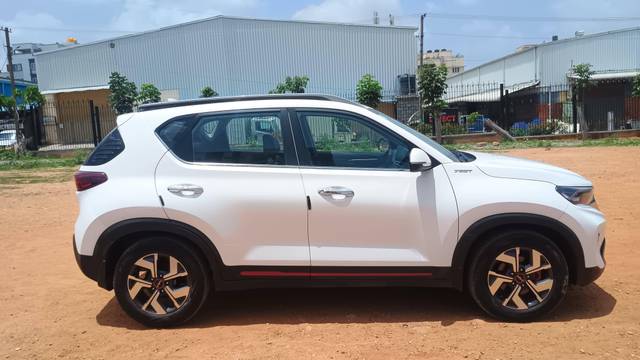 https://images10.gaadi.com/usedcar_image/4577688/original/processed_b61a00c2e7b24d1bdf95cc7f8838f4e2.jpg?imwidth=6401