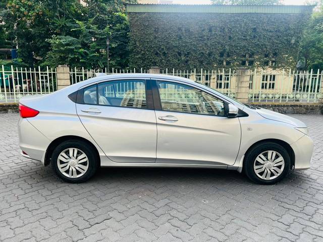 https://images10.gaadi.com/usedcar_image/4577694/original/bdccec9f0d4090f58150a8cdf873ac31.jpg?imwidth=6401