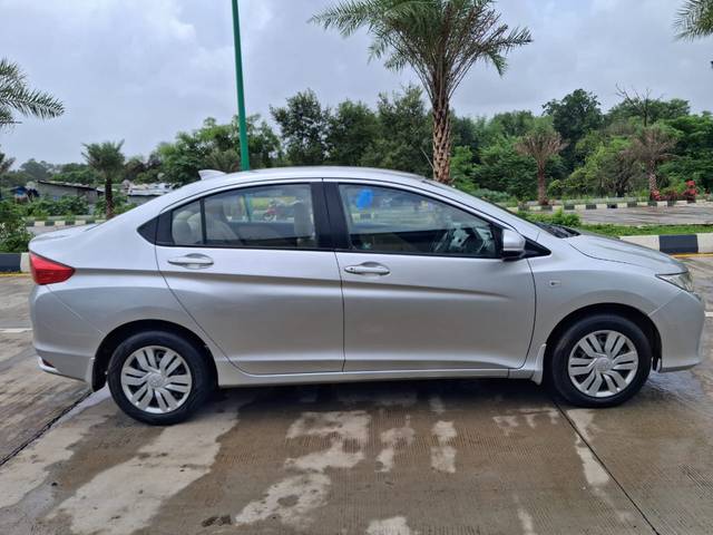 https://images10.gaadi.com/usedcar_image/4577694/original/bf47ac98a005874f14fbe52c92e3755e.jpg?imwidth=6401