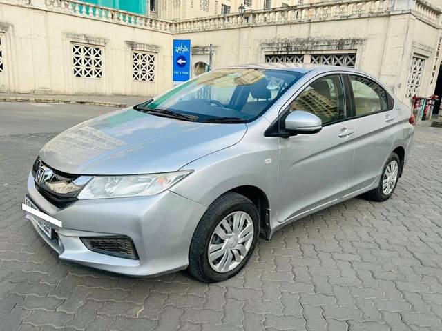 https://images10.gaadi.com/usedcar_image/4577694/original/processed_1b9ad9bf1704ae312b09f415190784d6.jpg?imwidth=6400