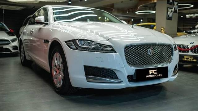 https://images10.gaadi.com/usedcar_image/4577704/original/processed_11338394798d01e80ec6fb6969f60598.jpg?imwidth=6400