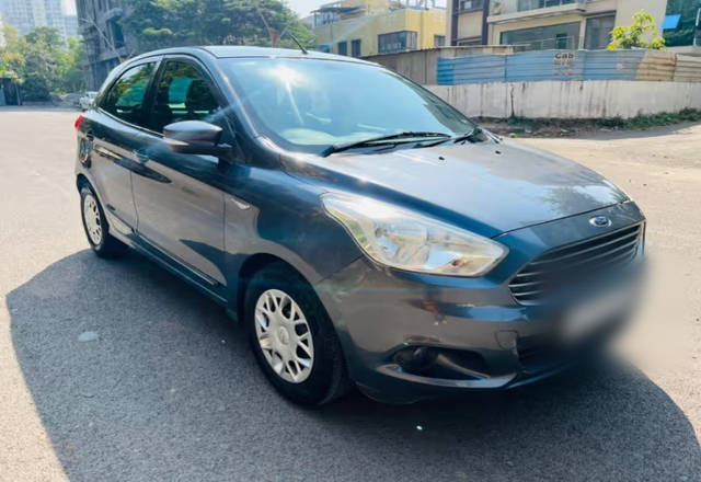 https://images10.gaadi.com/usedcar_image/4577715/original/017cadbd-eb3e-4c18-8c0e-ca9ef9334e6e.?imwidth=6400