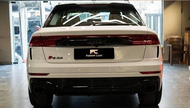 https://images10.gaadi.com/usedcar_image/4577746/original/processed_b3f25d45b0b2a7247bf69121a292b906.jpg?imwidth=6401