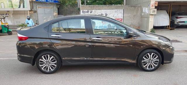 https://images10.gaadi.com/usedcar_image/4577775/original/processed_fd85bdfe9cce7b1542b58e54bbb77706.jpg?imwidth=6401