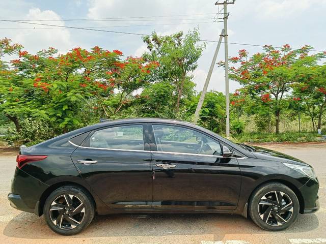 https://images10.gaadi.com/usedcar_image/4577777/original/8bdc4939974de315a2fbeb04d95dc4cc.jpg?imwidth=6401