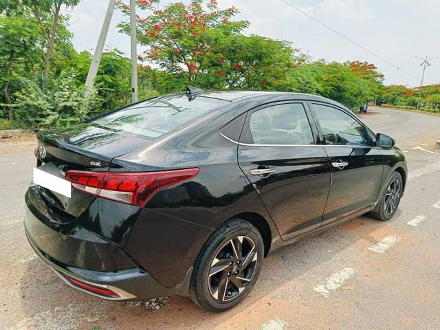 https://images10.gaadi.com/usedcar_image/4577777/original/processed_6ed79587eca6bbaa9e80341672e645a5.jpg?imwidth=6402