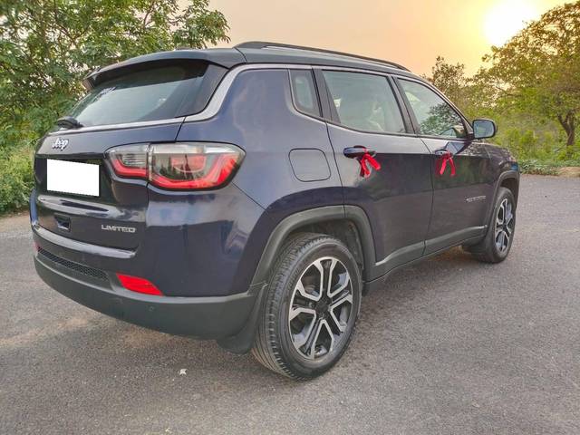 https://images10.gaadi.com/usedcar_image/4577780/original/processed_5561c4205360bdc56a34a15dd5a8faa1.jpg?imwidth=6402