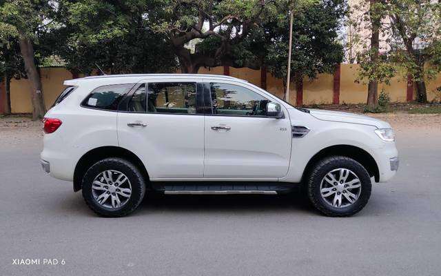 https://images10.gaadi.com/usedcar_image/4577794/original/processed_59ecc2df2db993ca0719eb98753460fa.jpg?imwidth=6401