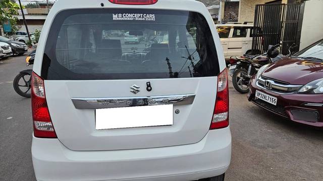 https://images10.gaadi.com/usedcar_image/4577798/original/processed_0ca49047aff3c1ad4f245e0c3530e5b7.jpg?imwidth=6401