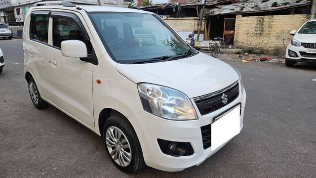 https://images10.gaadi.com/usedcar_image/4577798/original/processed_33569b48d11086a6feff0d75338ca572.jpg?imwidth=6400