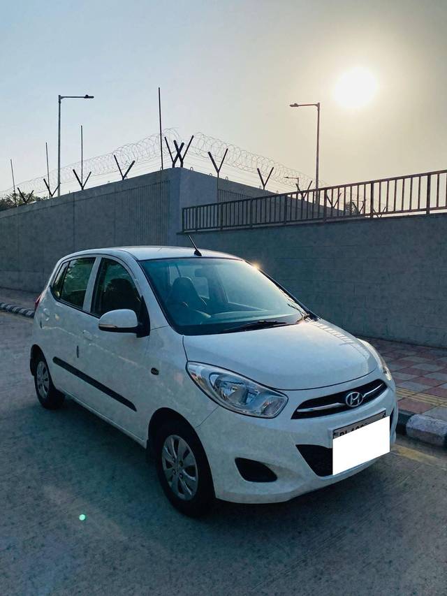https://images10.gaadi.com/usedcar_image/4577799/original/processed_4e3e169d848d31097bba866f860e2997.jpg?imwidth=6400