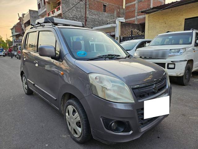 https://images10.gaadi.com/usedcar_image/4577805/original/processed_1759c8ab6fe649b0db4d897a2b84245b.jpg?imwidth=6400