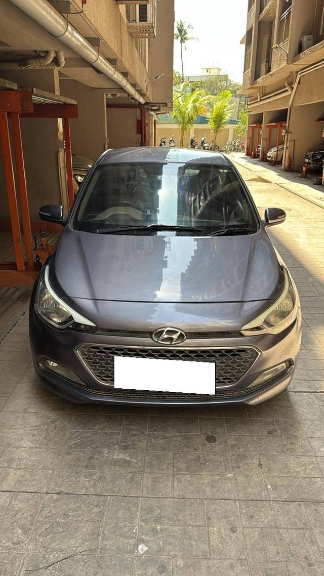 https://images10.gaadi.com/usedcar_image/4577809/original/processed_943e65d06f8e3503f13f5a01ecd3d1d1.jpeg?imwidth=6400