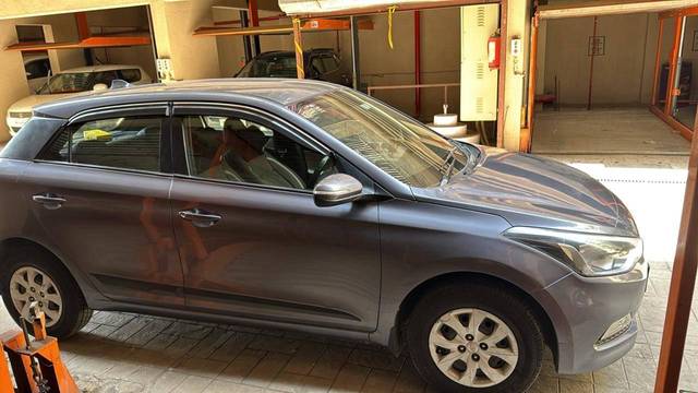 https://images10.gaadi.com/usedcar_image/4577809/original/processed_a9a17da32a8a2bcbf9ce101539c7c718.jpeg?imwidth=6401