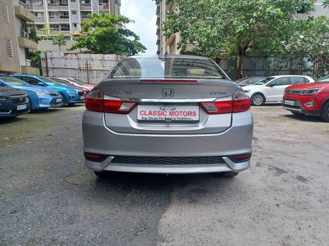 https://images10.gaadi.com/usedcar_image/4577815/original/processed_946a75317811af02650286db1b8c8abe.jpeg?imwidth=6401