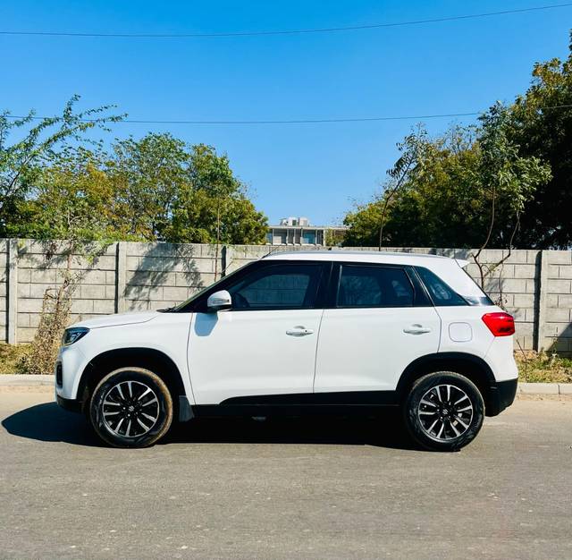 https://images10.gaadi.com/usedcar_image/4577820/original/9a0b3f118c22c7a6bb2adf5138680b8b.jpg?imwidth=6402