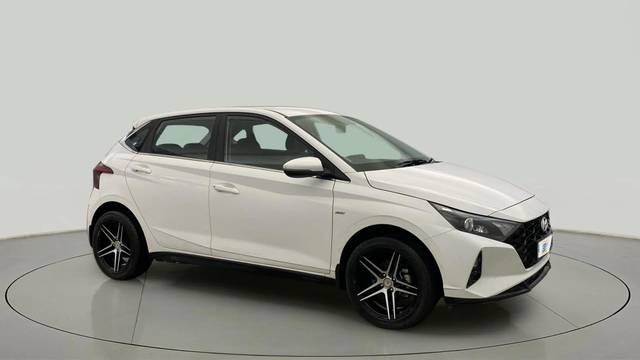 https://images10.gaadi.com/usedcar_image/4577847/original/13c73260b40a19a8216efe3a430a612f.jpg?imwidth=6400