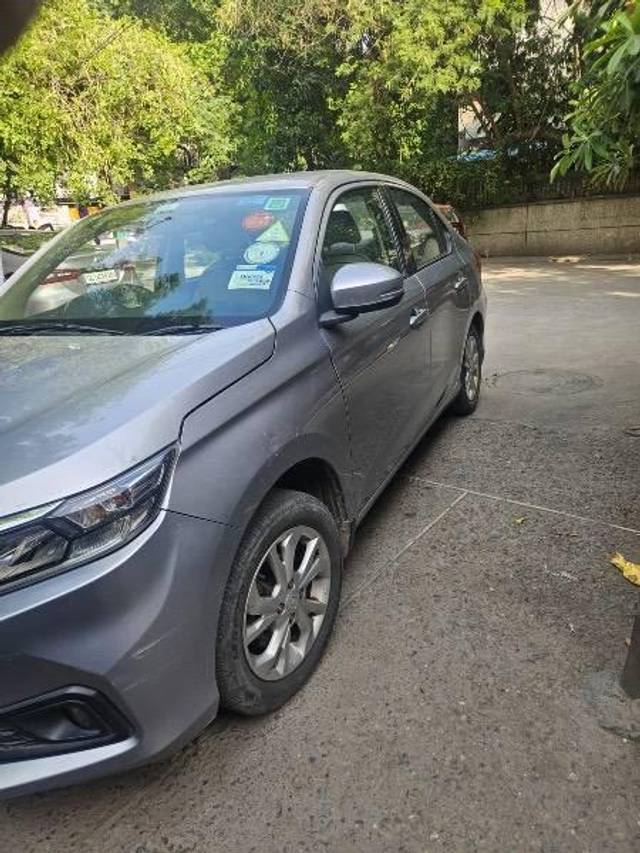 https://images10.gaadi.com/usedcar_image/4577854/original/processed_81a002a4-2453-4385-b58c-7763b3781e13.jpeg?imwidth=6402