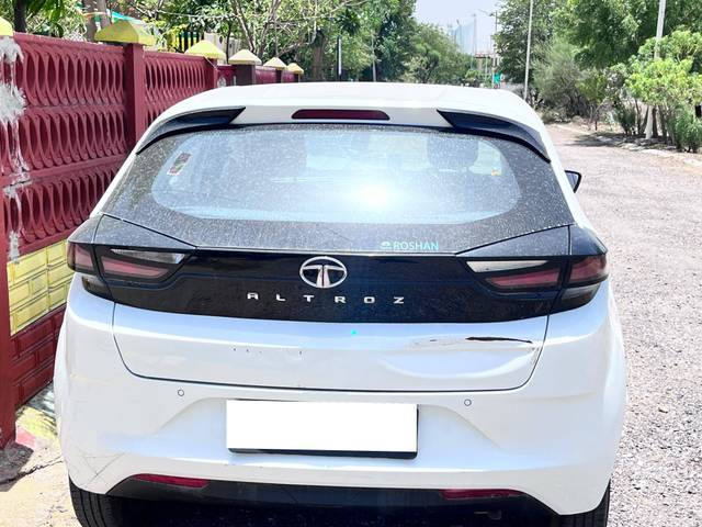 https://images10.gaadi.com/usedcar_image/4577860/original/processed_706707d1-80d6-49c1-8610-74bdc48df3ec.jpg?imwidth=6401